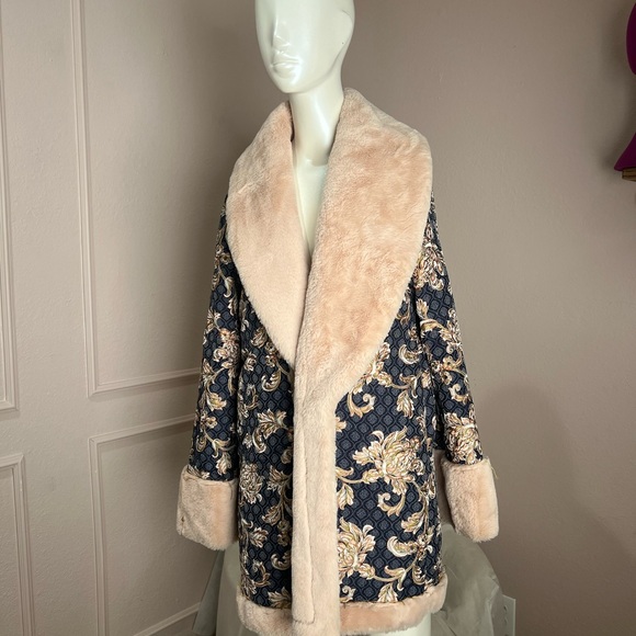Forever 21 Faux Fur Lined Jacquard Floral Printed Long Winter Coat NWT - Picture 2 of 11